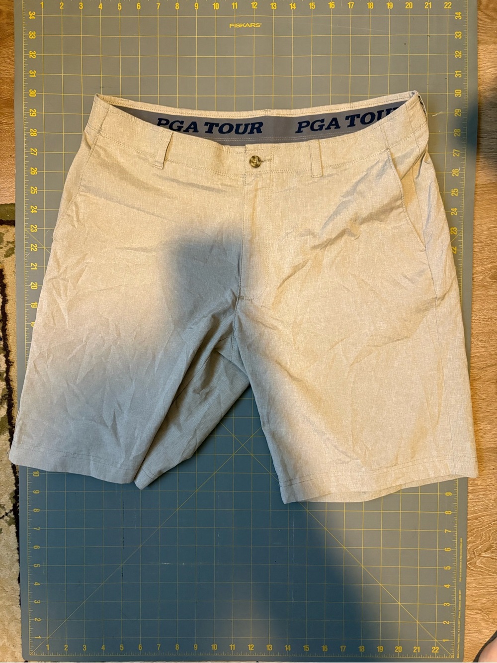 PGA TOUR Men's Light Beige Performance Golf Shorts